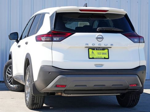 Used 2023 Nissan Rogue S image 5