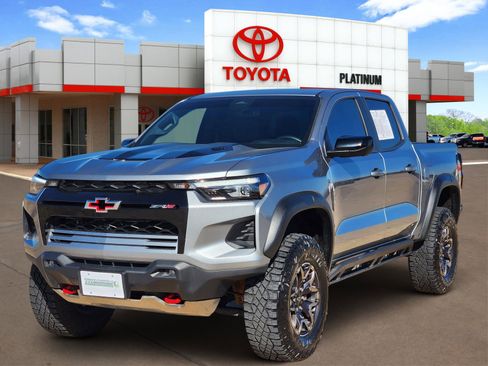 Used 2025 Chevrolet Colorado ZR2 w/ Technology Package image 2