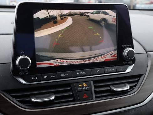 Used 2024 Nissan Altima 2.5 SV image 28