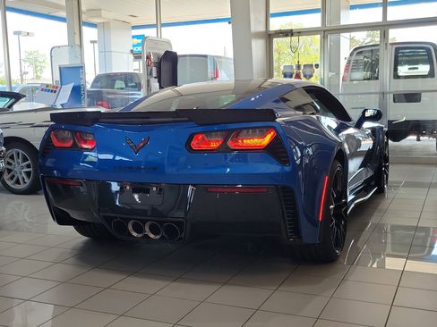 Used 2015 Chevrolet Corvette Z06 w/ 3LZ Preferred Equipment Group RWD image 4