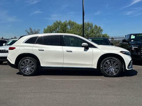 Used 2023 Mercedes-Benz EQS 580 4MATIC SUV image 2