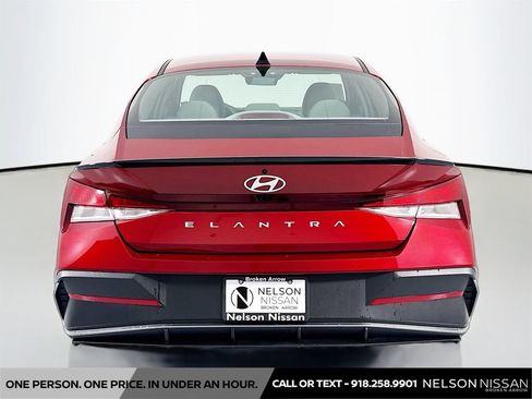 Used 2025 Hyundai Elantra Sport FWD image 6