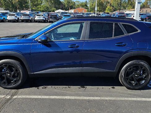 Used 2024 Chevrolet Trax LT w/ Sunroof Package image 4