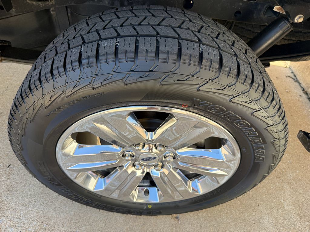 Used 2019 Ford F150 Lariat w/ Equipment Group 502A Luxury AWD/4WD image 22