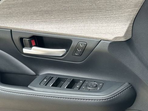 Used 2024 Toyota Grand Highlander AWD image 25