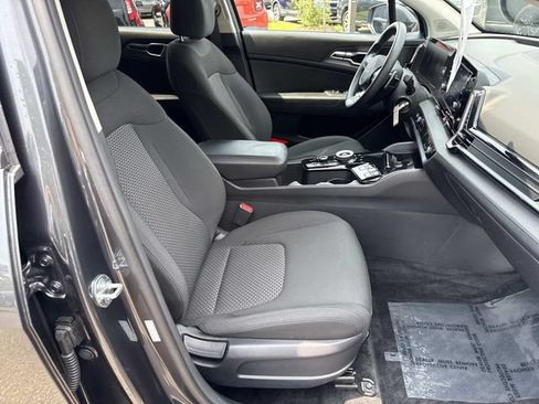 Used 2023 Kia Sportage LX AWD/4WD image 9