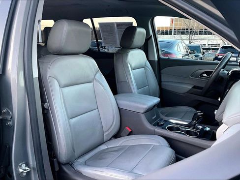 Used 2018 Chevrolet Traverse LT image 7