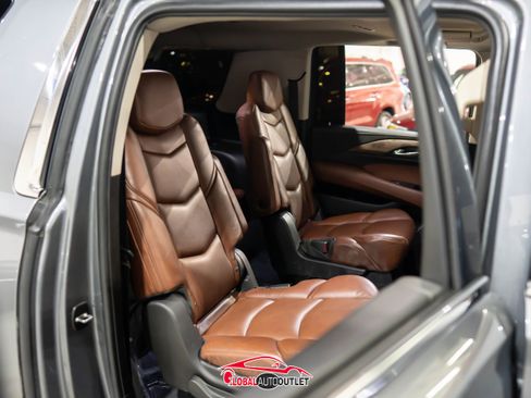 Used 2018 Cadillac Escalade ESV Premium Luxury image 18