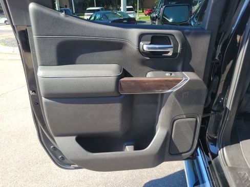 Used 2019 GMC Sierra 1500 SLT w/ SLT Premium Package AWD/4WD image 18