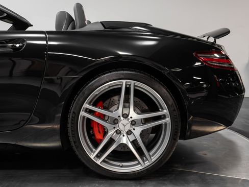 Used 2012 Mercedes-Benz SLS AMG Roadster image 29