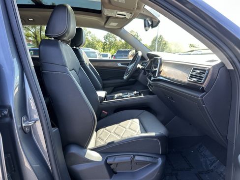 Used 2024 Volkswagen Atlas SE AWD/4WD image 29