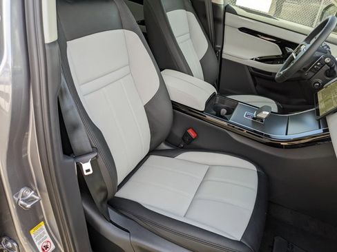 Used 2024 Land Rover Range Rover Evoque Dynamic SE image 17