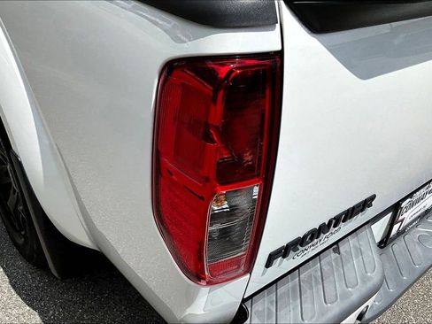 Used 2021 Nissan Frontier SV w/ Midnight Edition Floor Mats AWD/4WD image 26