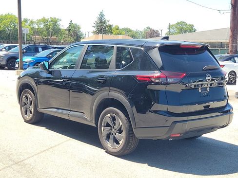 Used 2025 Nissan Rogue SV FWD image 3