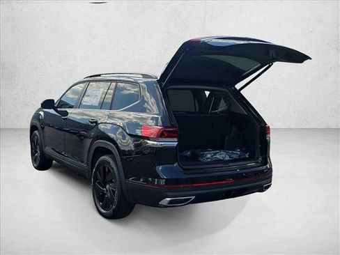 New 2026 Volkswagen Atlas SE FWD image 3