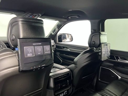 Used 2023 Jeep Wagoneer Series III w/ Rear Seat Video Group 1 image 25