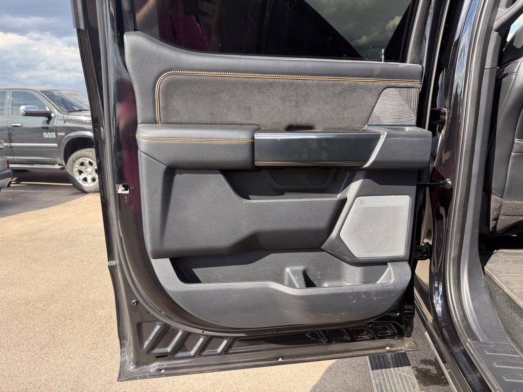 Used 2024 Ford F250 Platinum AWD/4WD image 10
