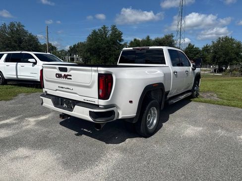 Used 2022 GMC Sierra 3500 Denali AWD/4WD image 4