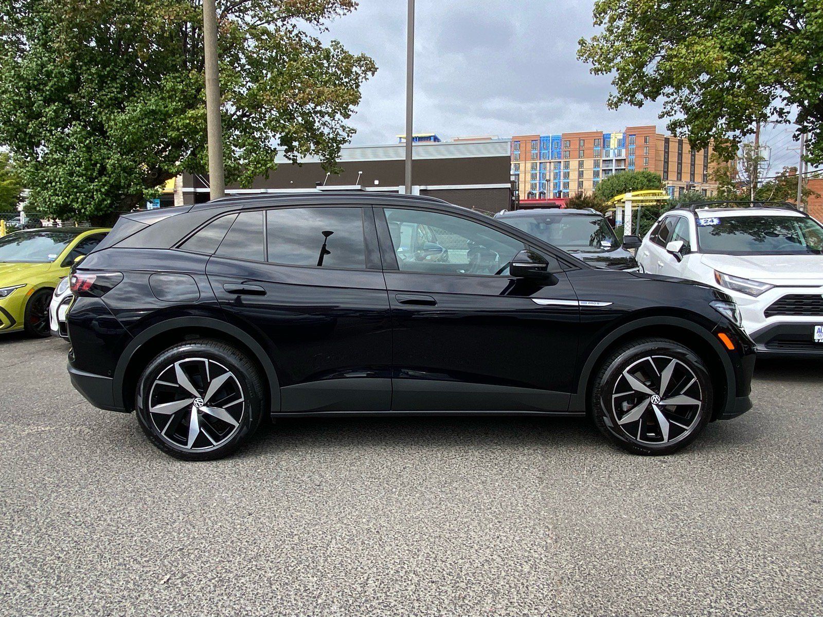 Certified 2023 Volkswagen ID.4 Pro S AWD/4WD image 2