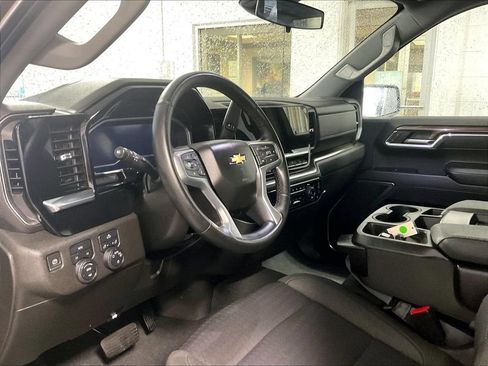 Used 2023 Chevrolet Silverado 1500 LT AWD/4WD image 8