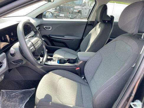 Used 2025 Kia K4 LX image 39