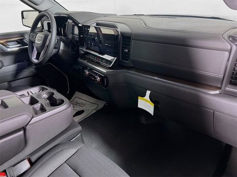 Used 2025 GMC Sierra 1500 Elevation image 25