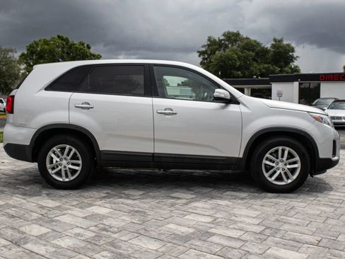 Used 2014 Kia Sorento LX FWD image 13
