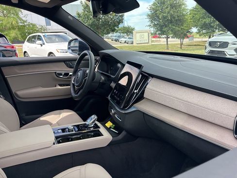 Certified 2026 Volvo XC90 B6 Plus w/ Protection Package Premier AWD/4WD image 14