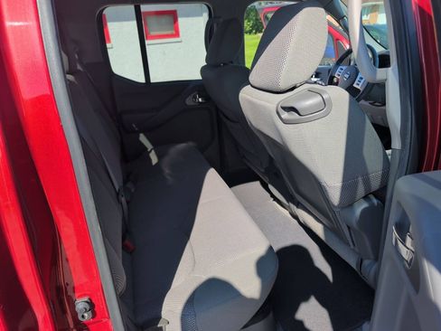 Used 2014 Nissan Frontier SV AWD/4WD image 16