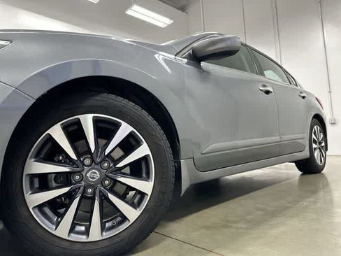 Used 2017 Nissan Altima 2.5 SV FWD image 27