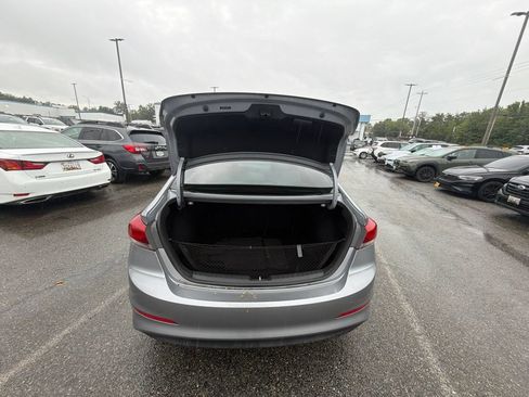 Used 2017 Hyundai Elantra SE FWD image 5