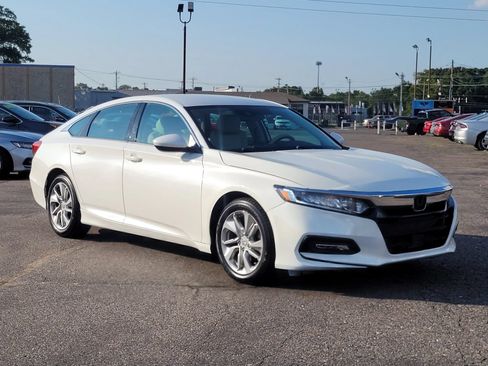 Used 2018 Honda Accord LX image 6