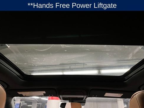 Used 2023 Cadillac XT4 Premium Luxury image 9