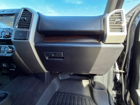 Used 2016 Ford F150 Lariat image 6