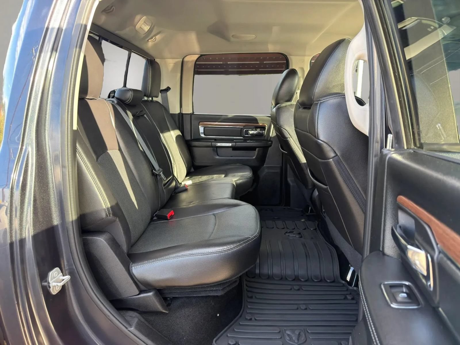 Used 2016 RAM 1500 Laramie w/ Convenience Group AWD/4WD image 12