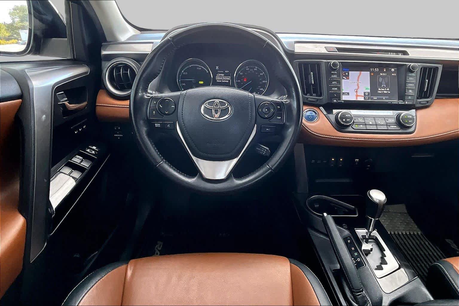 Used 2017 Toyota RAV4 Limited AWD/4WD image 6