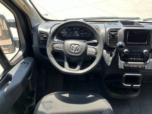 Used 2025 RAM ProMaster 2500 FWD image 12
