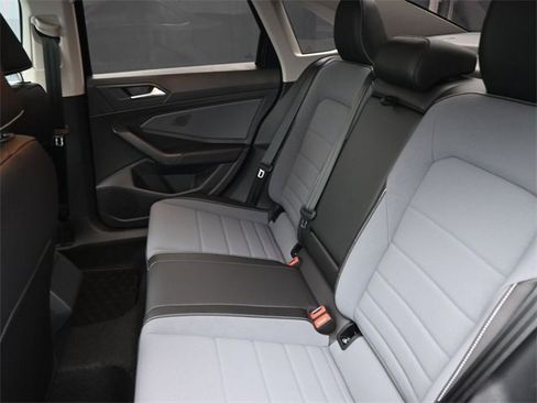 New 2026 Volkswagen Jetta SE image 10