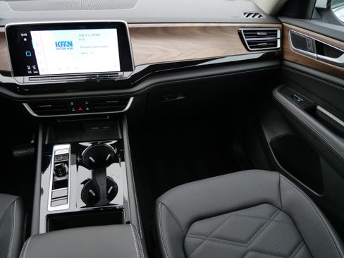Certified 2026 Volkswagen Atlas SE AWD/4WD image 11