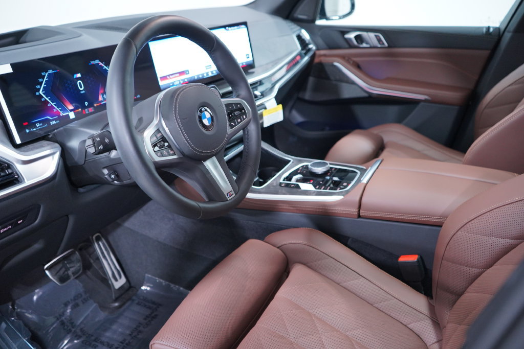 Used 2026 BMW X5 sDrive40i w/ M Sport Package RWD image 6
