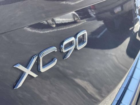 Used 2019 Volvo XC90 T5 Momentum w/ Protection Package Premier AWD/4WD image 8