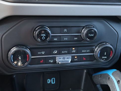 Used 2022 Ford Bronco Black Diamond AWD/4WD image 28