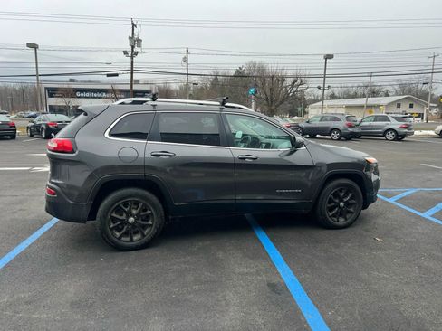 Used 2016 Jeep Cherokee Latitude w/ Safety/Convenience Group image 6