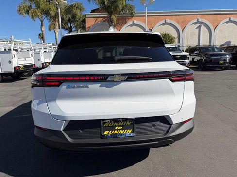 New 2026 Chevrolet Equinox EV LT image 7