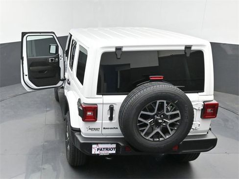 New 2026 Jeep Wrangler Sahara image 32