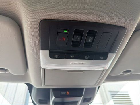 Used 2023 Nissan Rogue SV w/ SV Premium B Package image 29