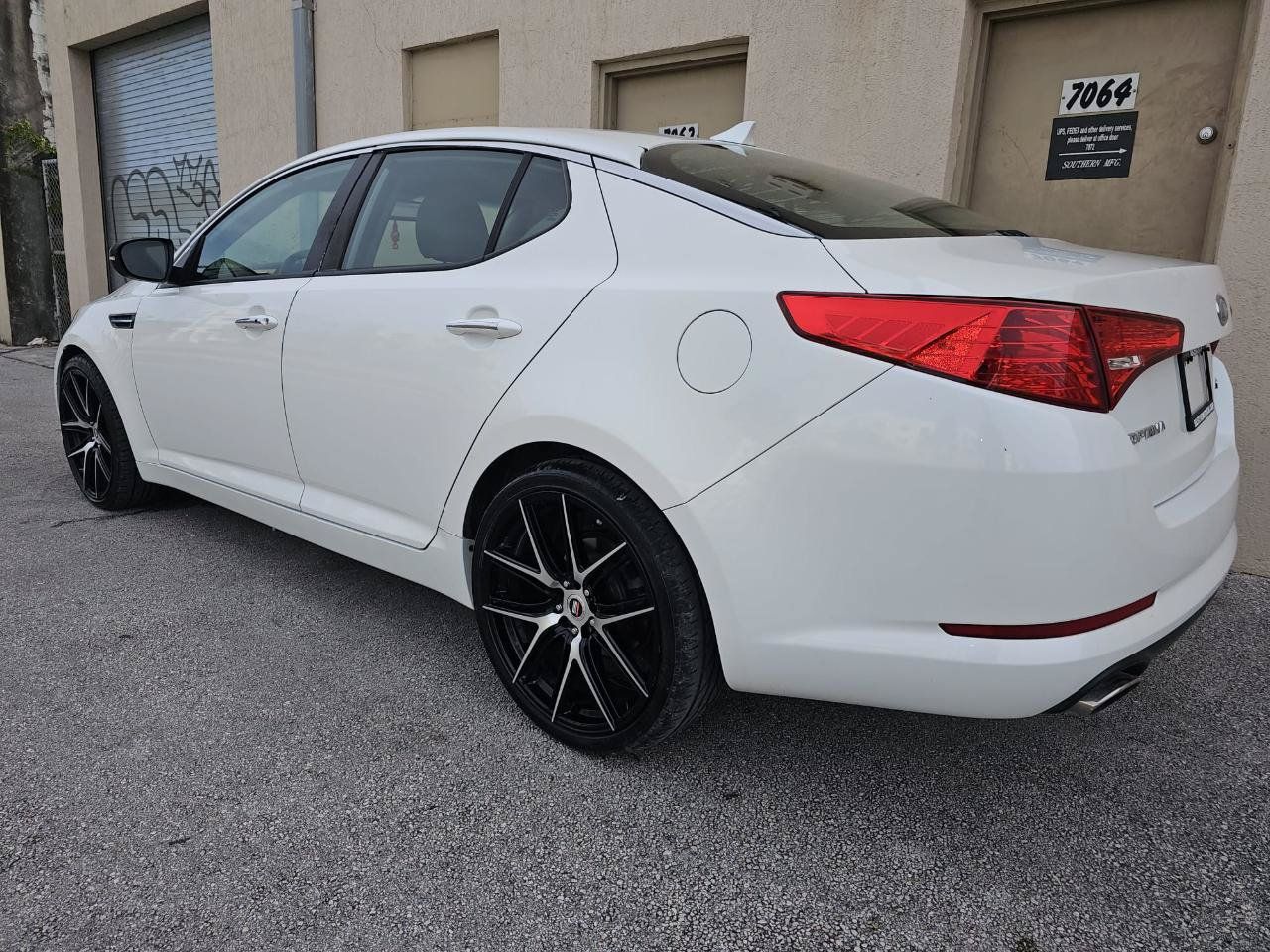 Used 2012 Kia Optima EX FWD image 7