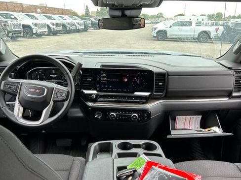 Used 2024 GMC Sierra 1500 Elevation AWD/4WD image 7