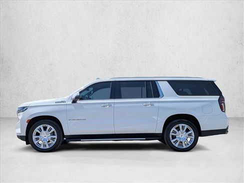 Used 2022 Chevrolet Suburban High Country RWD image 9