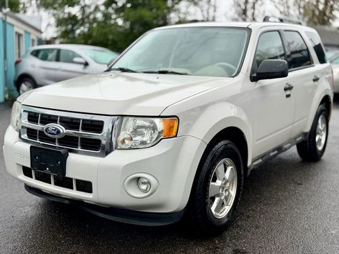 Used 2011 Ford Escape XLT AWD/4WD image 4